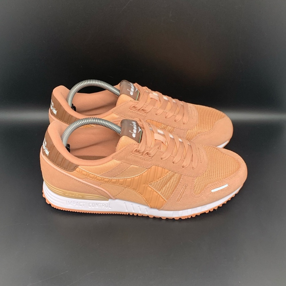 Diadora Titan II Coral Running Shoes Men's Sz 8 / Women's Sz 9.5